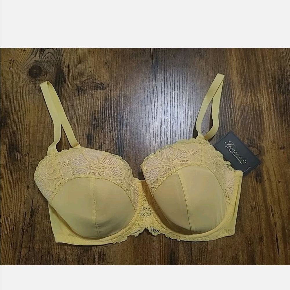 NWT Frederick's Of Hollywood Size 32F Karoline Contour Balconnet Bra Yellow Lace